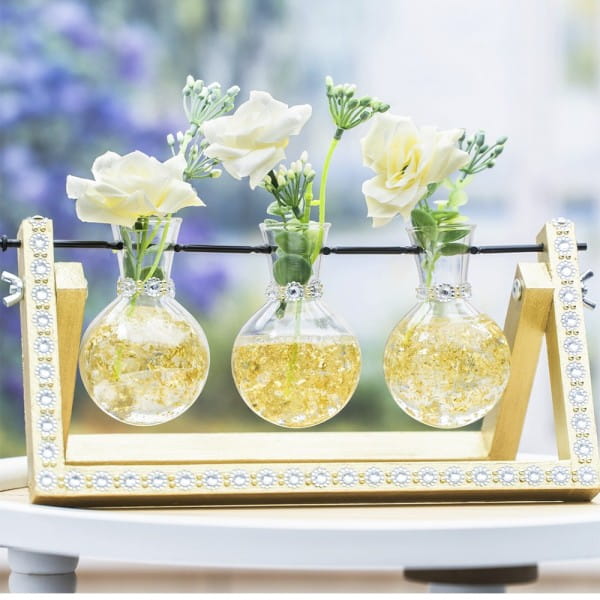 Glas-Vasen im Holzständer, 3 Glas-Vasen: Ø 6,5cm, 10cm hoch, Holzständer: 27cm breit